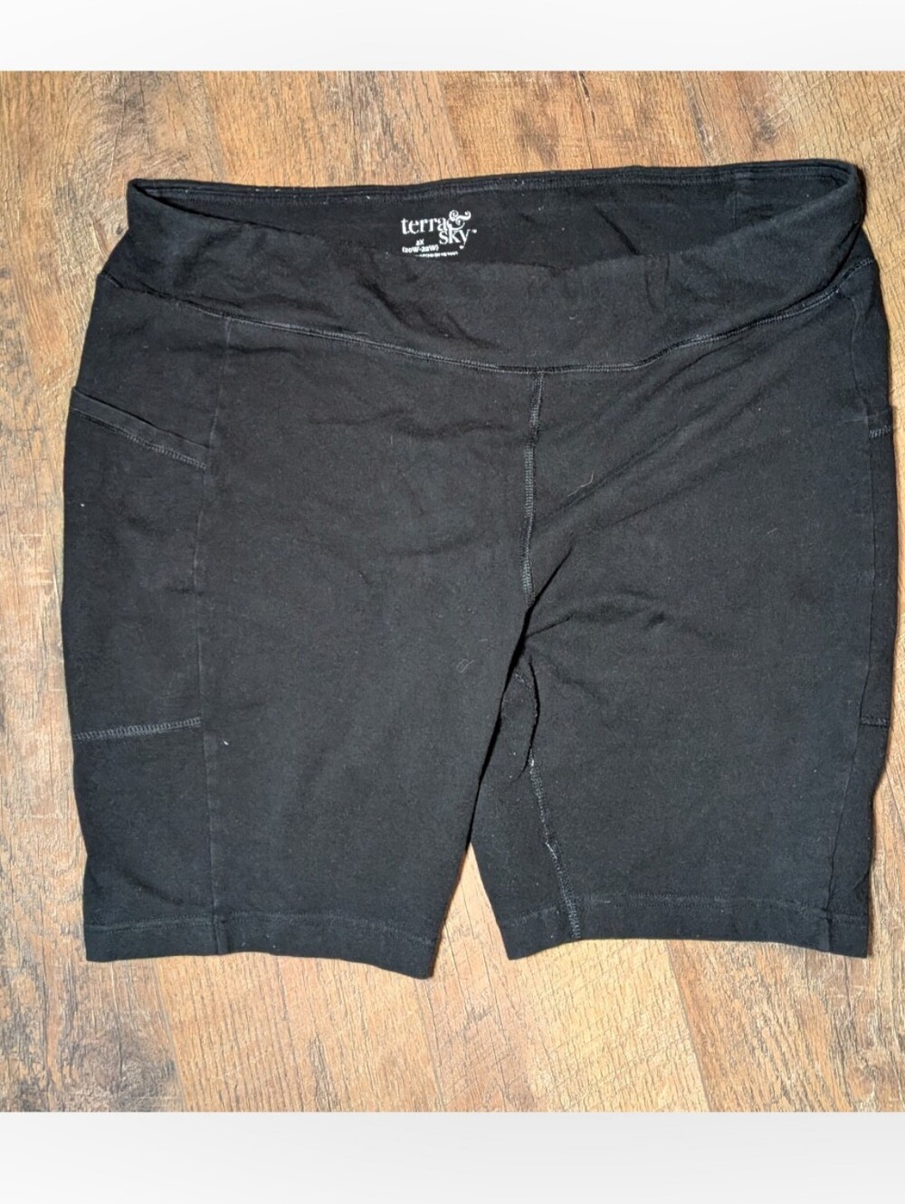 Terra & Sky Black High-Rise Bike Shorts with Side Pockets 2XL